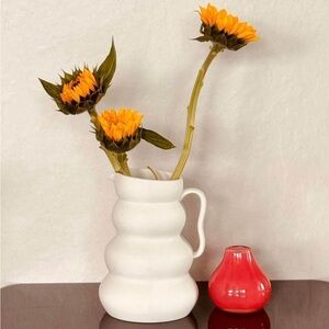 NIB Modern Wavy Ceramic Vase